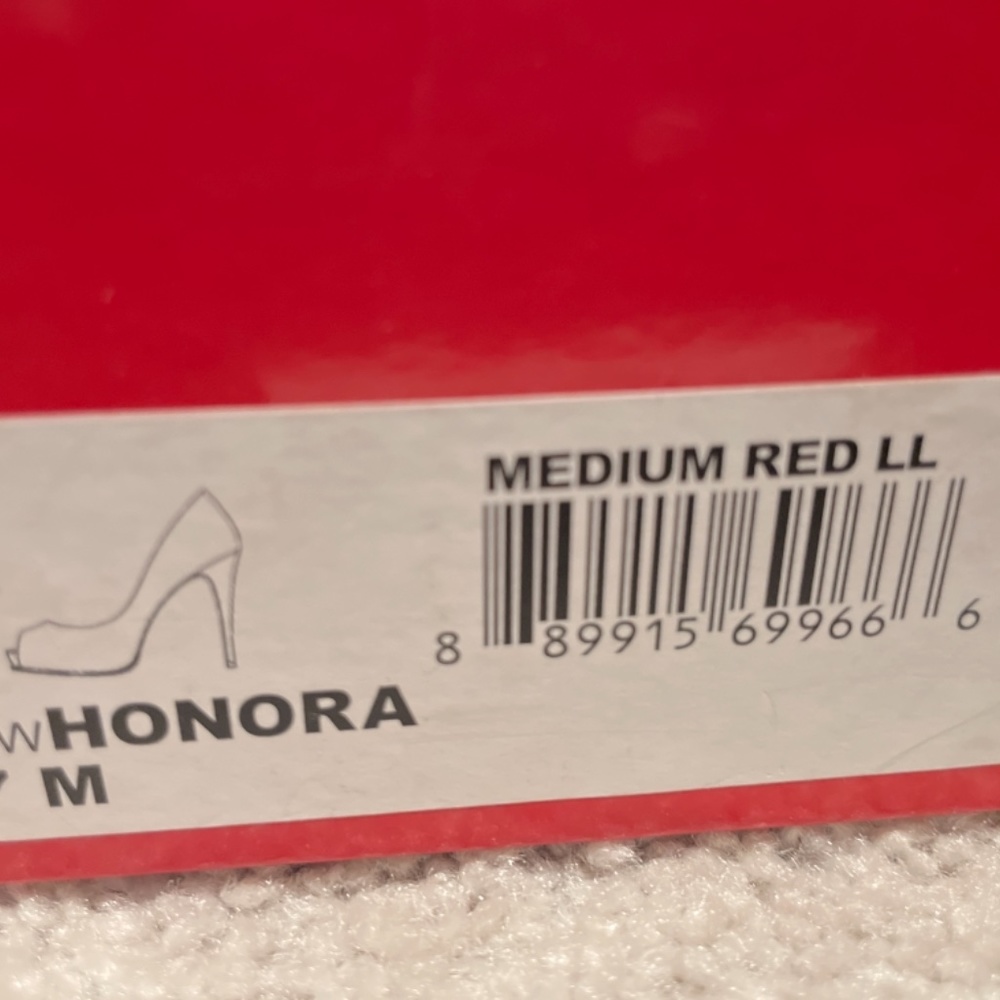 Red Guess Heels - Picture 2 of 5